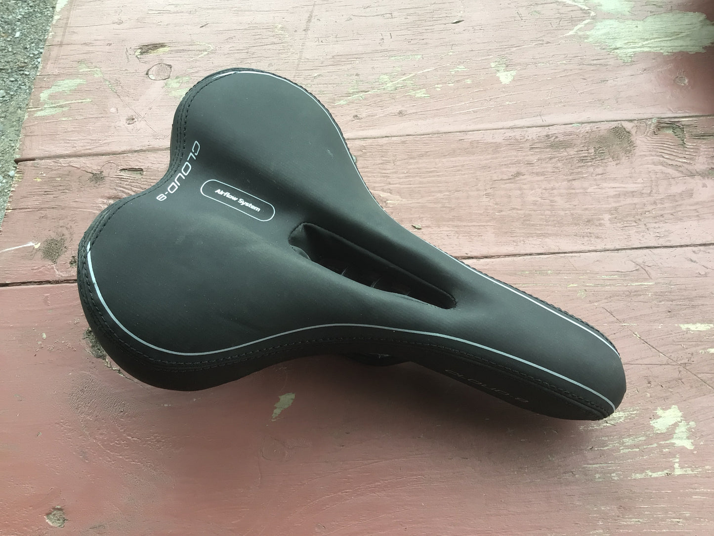 Cloud Nine saddle hybrid