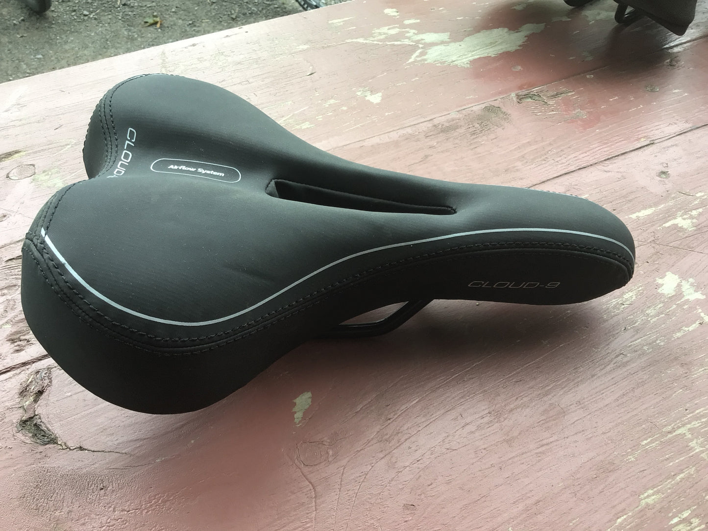 Cloud Nine saddle hybrid