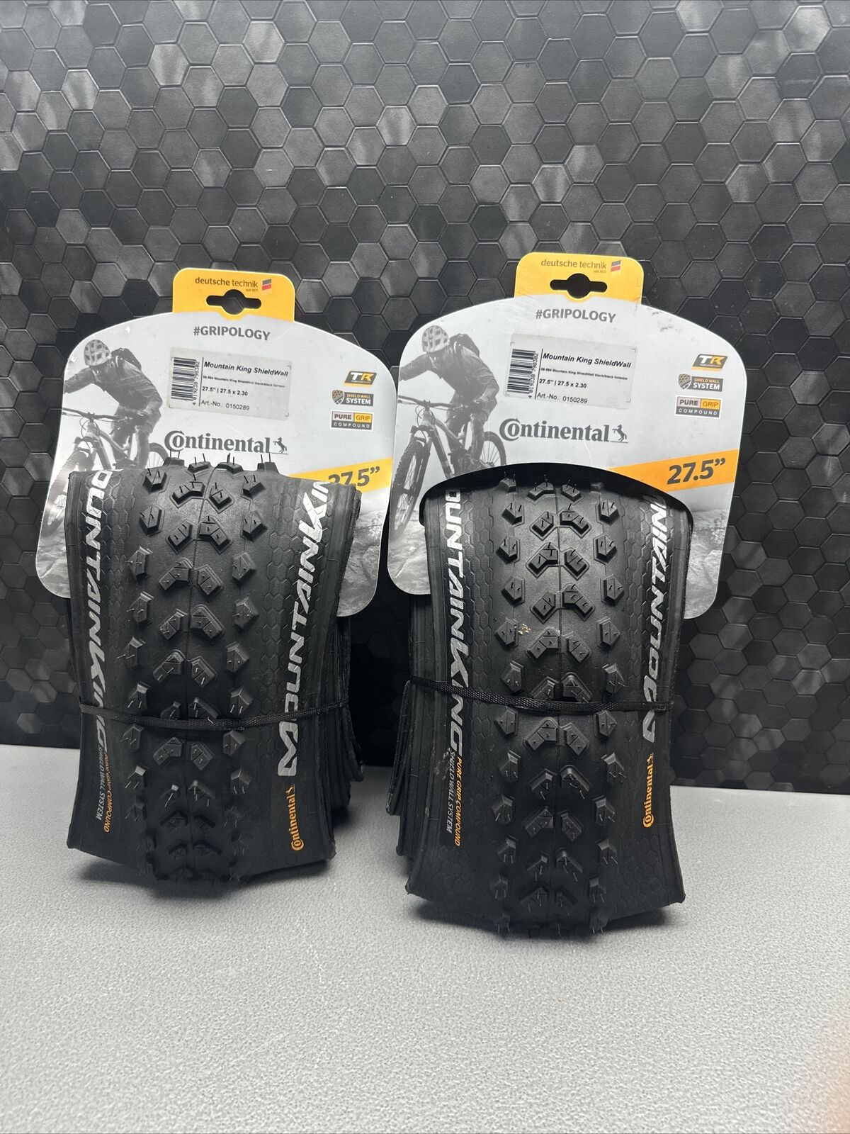 27.5 x 2.3 continental sheild wall mountain king