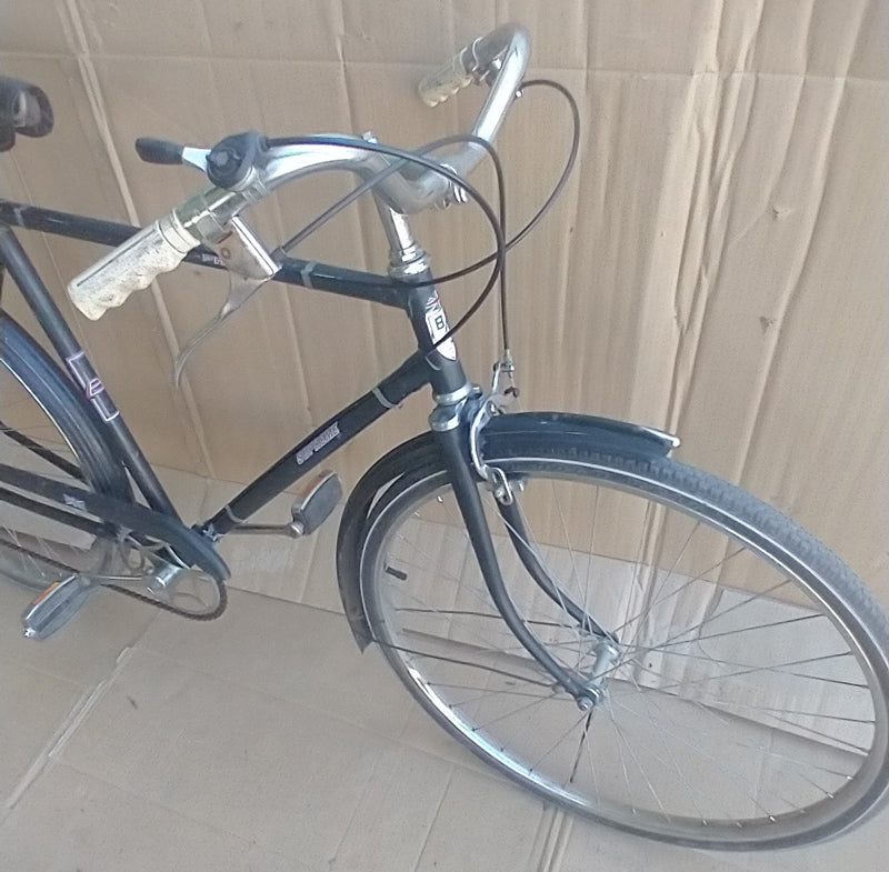 British Supreme 26 x 1 3/8 5 speed USED. Medium. no tax, no warranty