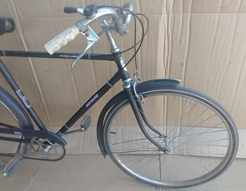 British Supreme 26 x 1 3/8 5 speed USED. Medium. no tax, no warranty
