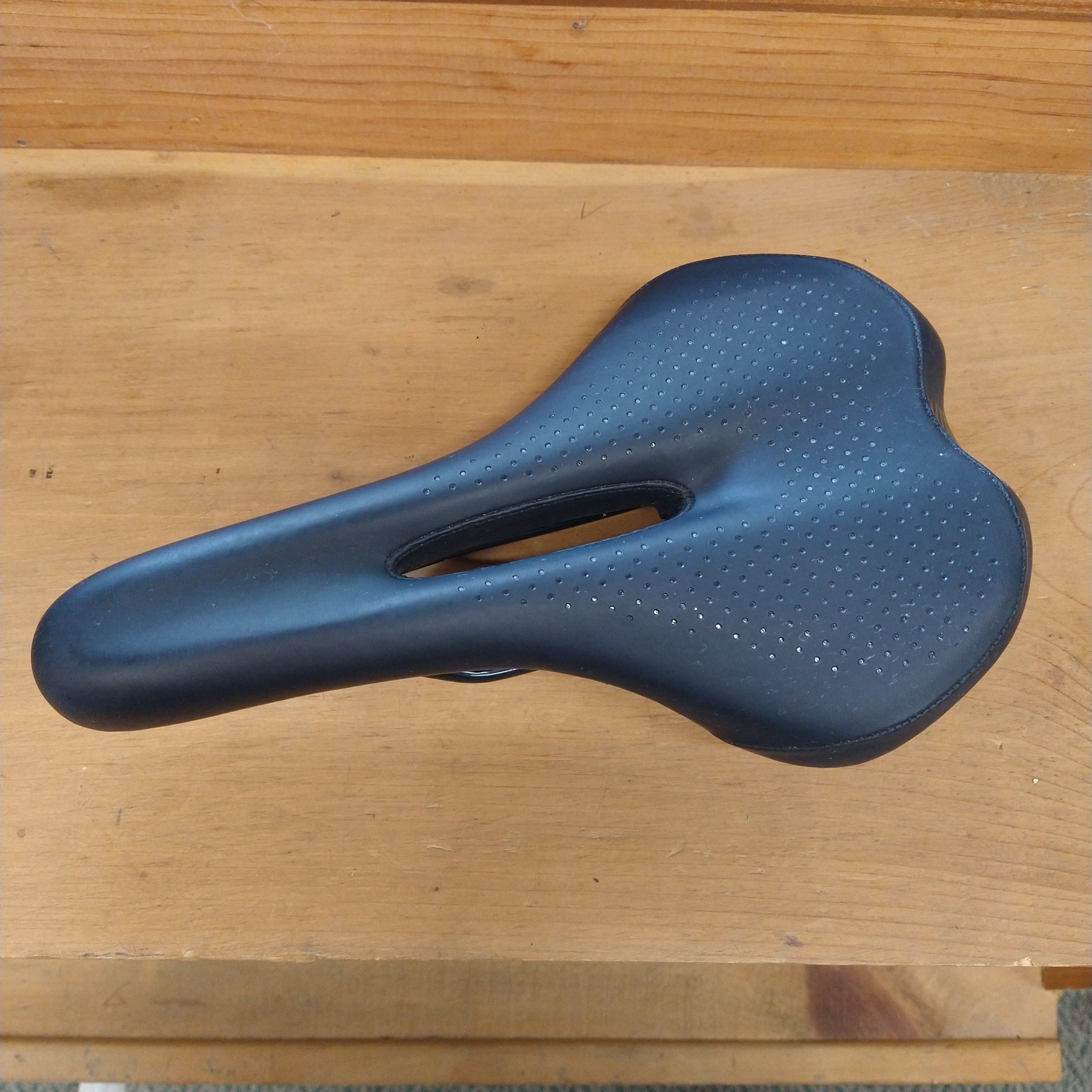 megasoft performance cutaway white