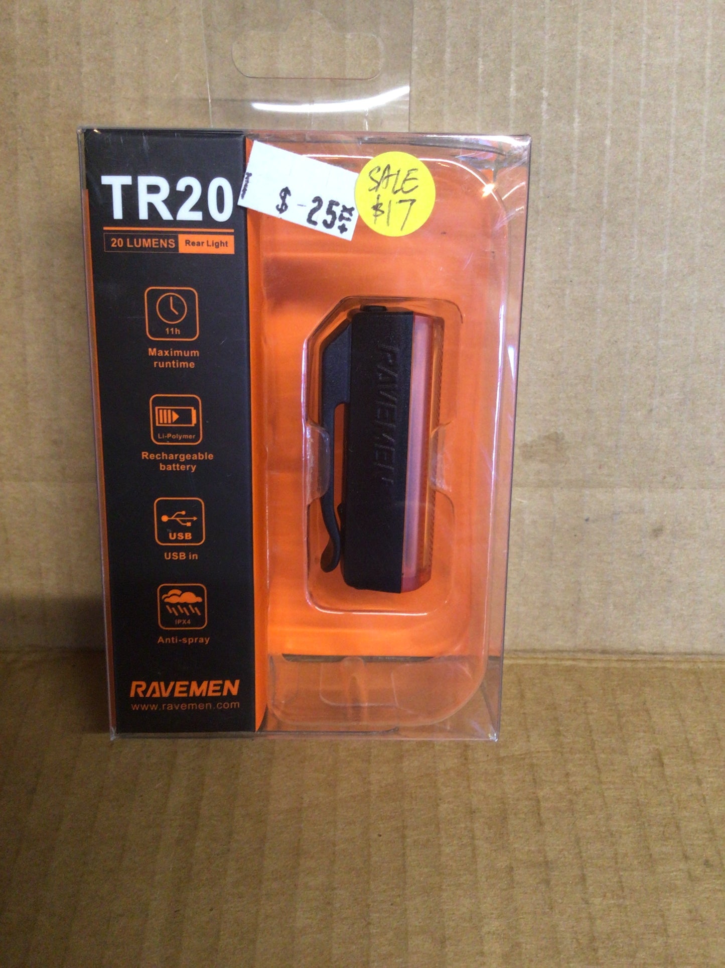 ravemen TR20 rear 20 USB