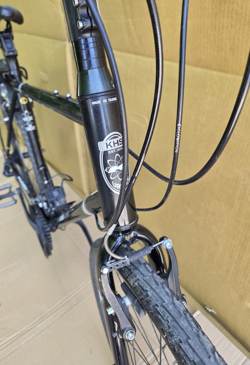 KHS Urban Xcape 2023 L black USED on consignment. NO TAX.