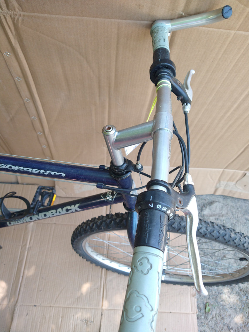 90s Diamond Back Sorrento 17" (M) USED one year warranty